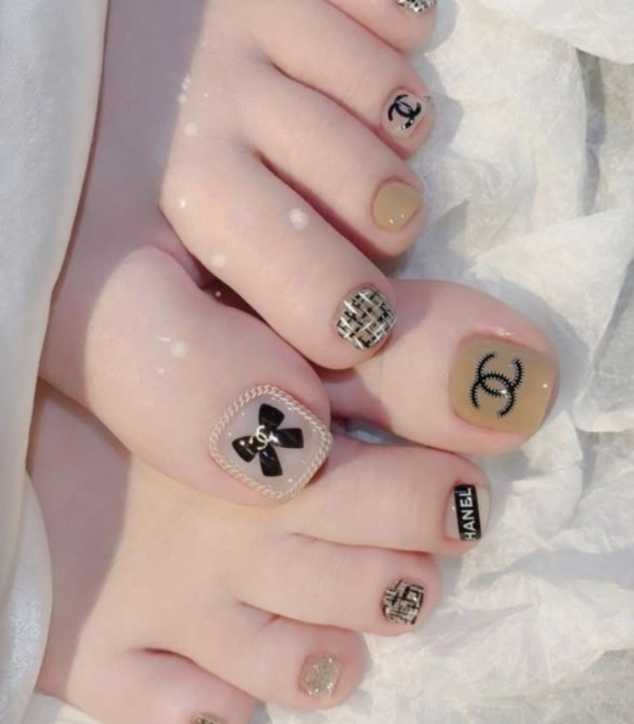 Bộ nail chân chanel sang chảnh
