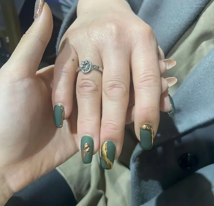 Các mẫu nail cho người trung tuổi thanh tao
