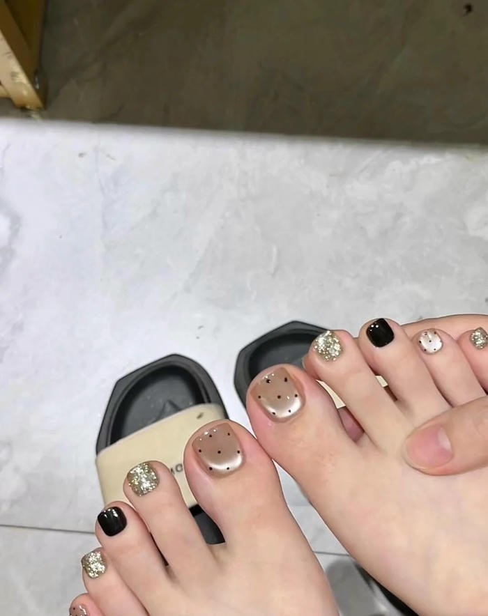 Gợi ý nail chân Chanel cho phong cách thời trang cao cấp