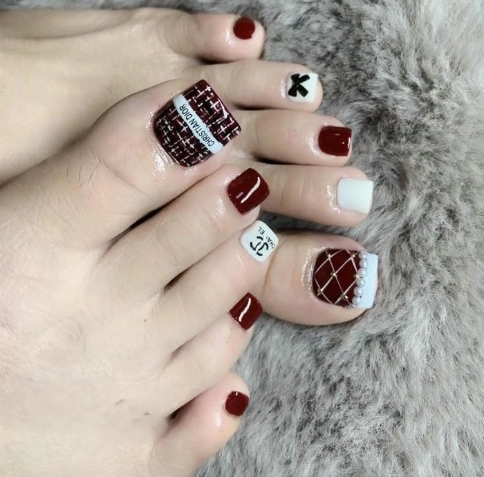 Mẫu móng Dior chân basic sang