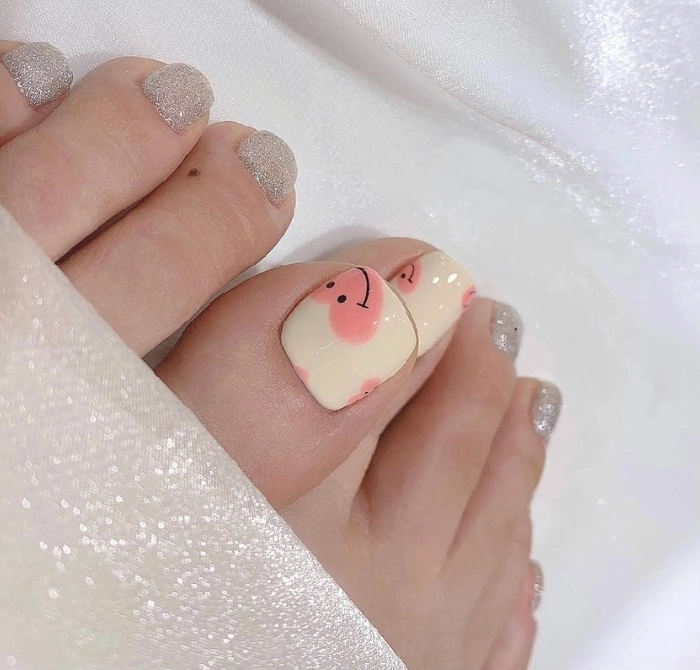 Mẫu móng chân kim tuyến đơn giản