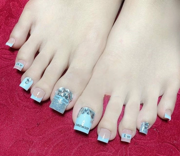 Mẫu nail Dior đẹp cá tính