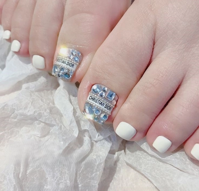 Mẫu nail Dior đẹp nhẹ xinh