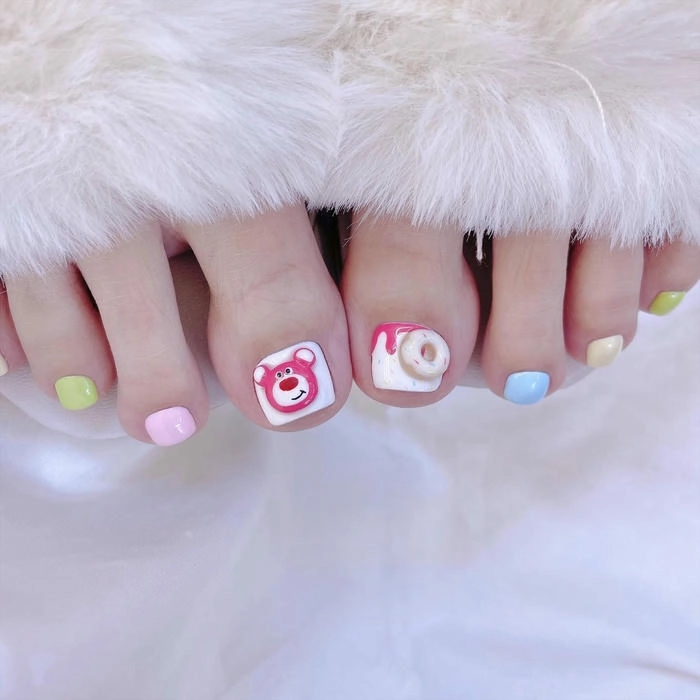 Mẫu nail chân đơn giản cho móng ngắn