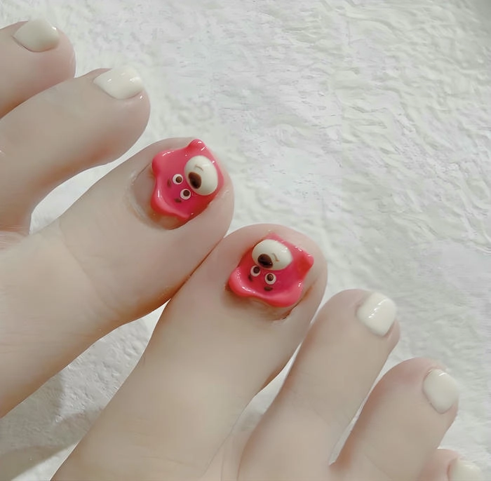 Mẫu nail chân gấu dâu cực xinh