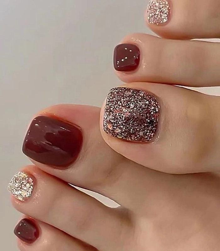 Mẫu nail chân kim tuyến siêu xinh