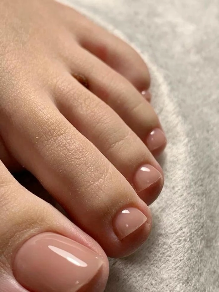 Mẫu nail chân màu nude sang chảnh