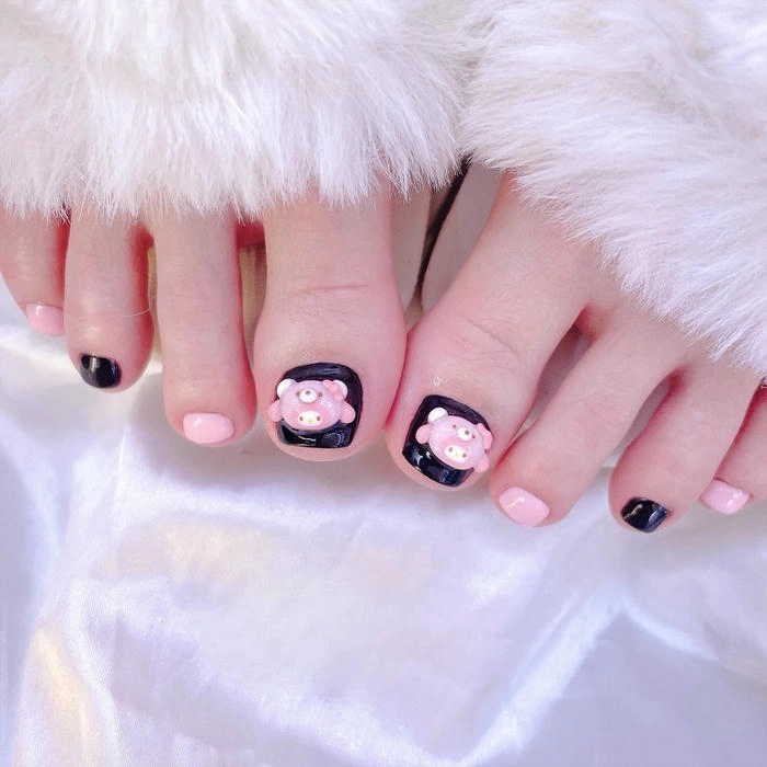 Mẫu nail chân móng ngắn cá tính