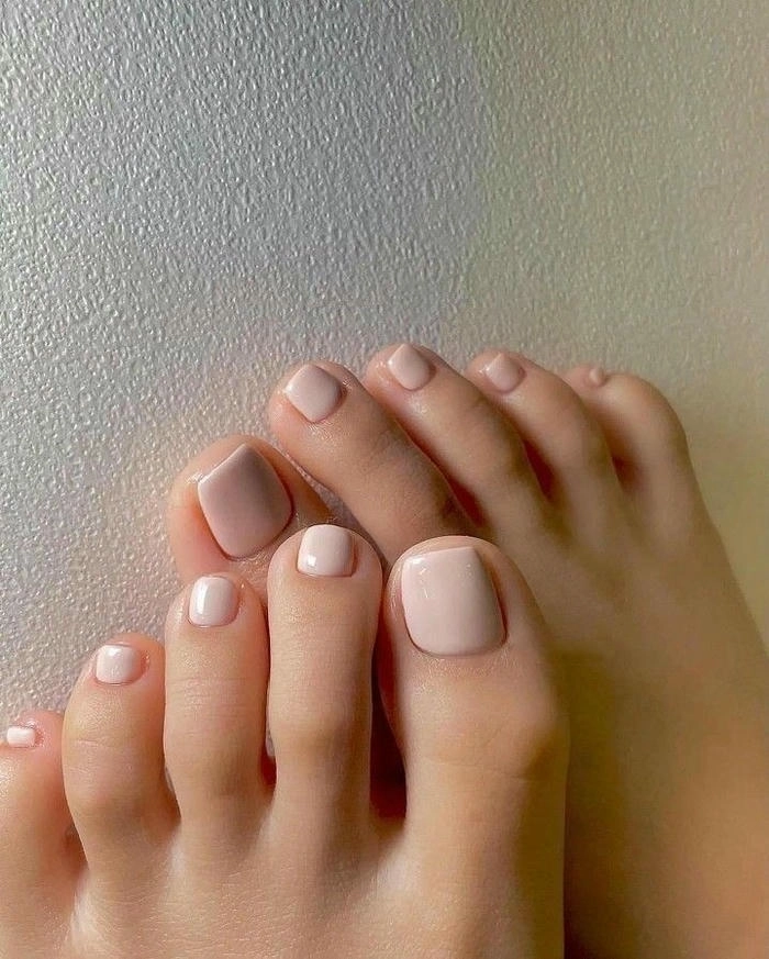 Mẫu nail chân nude tiệp da