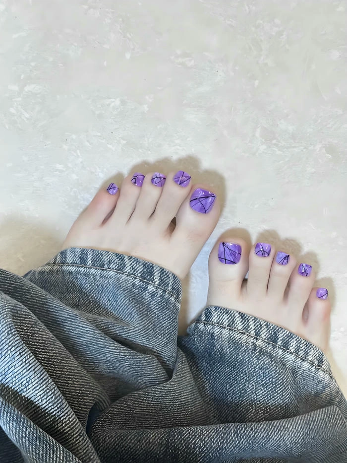 Mẫu nail chân tím nhẹ nhàng