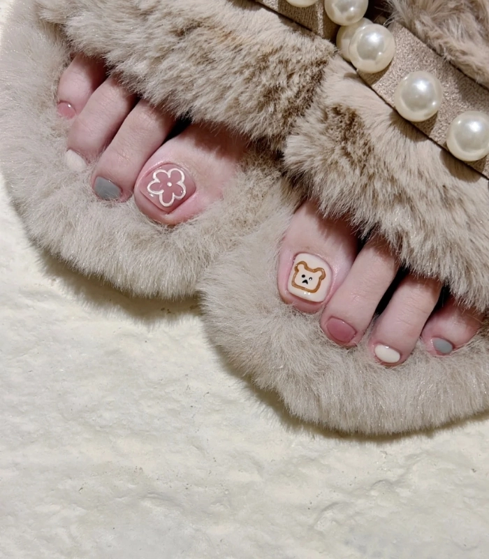 Mẫu nail chân vẽ đơn giản dễ thương