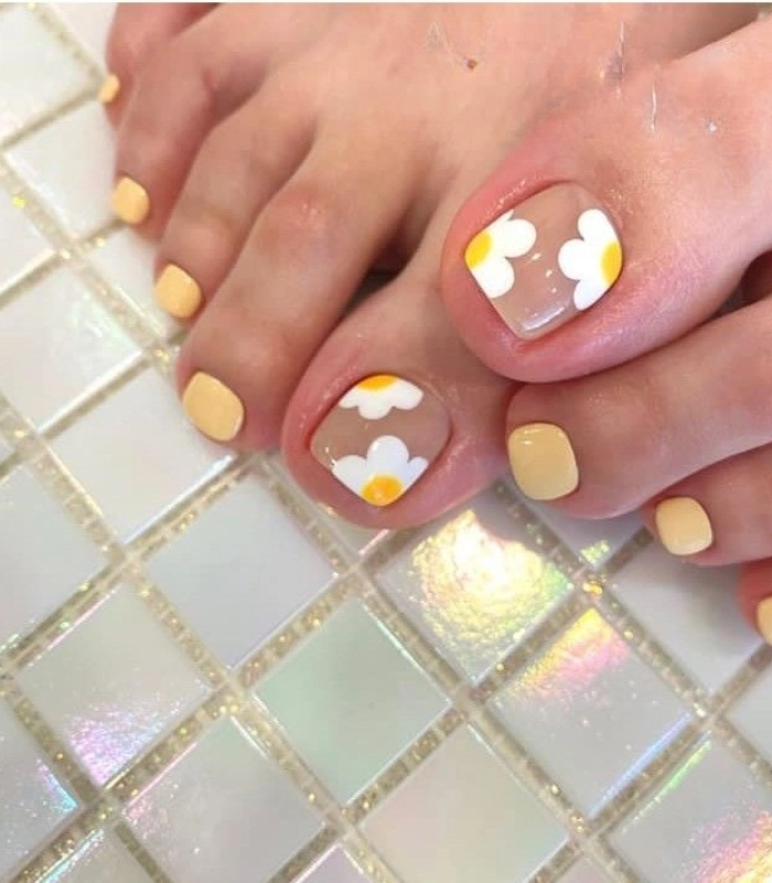 Mẫu nail chân vẽ hoa đẹp tinh tế