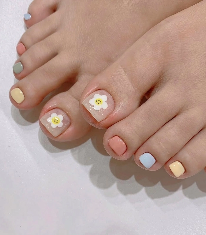Mẫu nail chân vẽ hoa đơn giản tinh tế