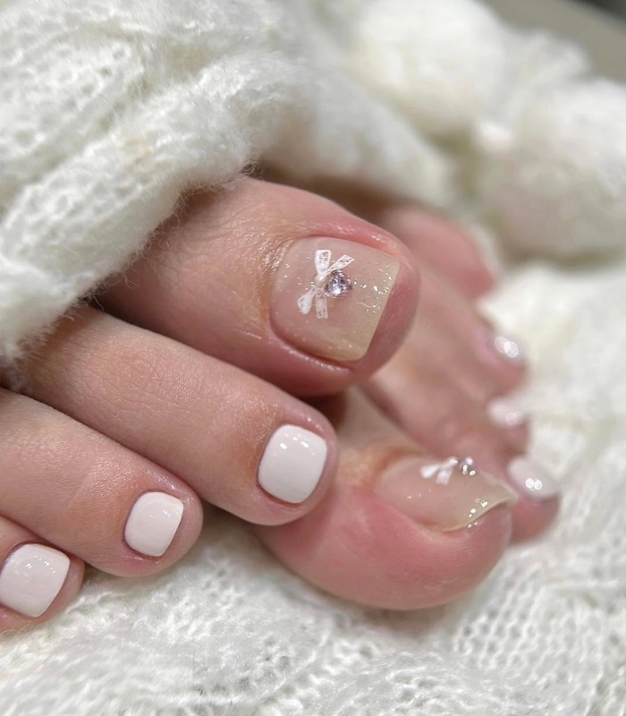 Mẫu nail chân xinh đơn giản hot trend