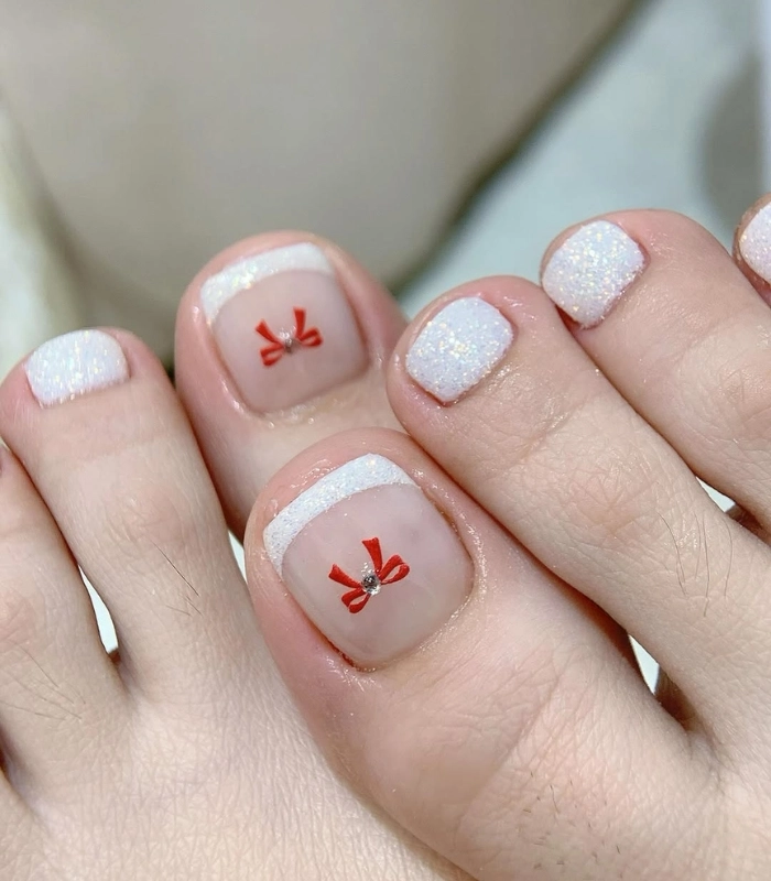 Mẫu nail chân xinh đơn giản kiểu Pháp