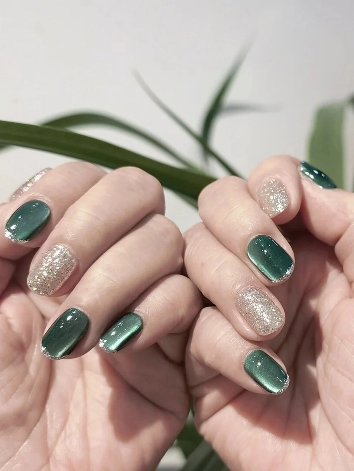 Mẫu nail đơn giản cho người lớn tuổi mắt mèo