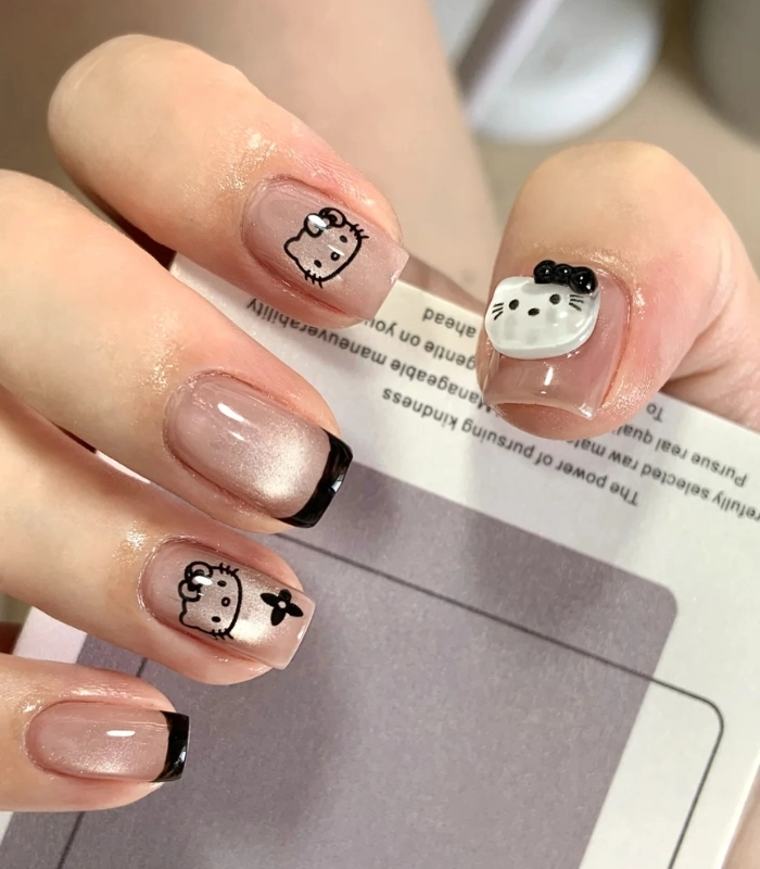 Mẫu nail hình mèo Kitty lấp lánh