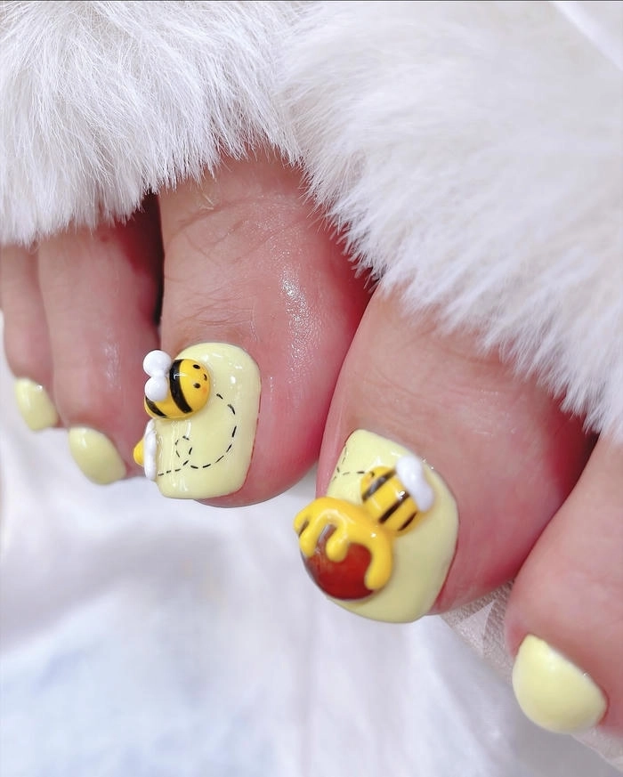 Mẫu nail móng chân ngắn đẹp