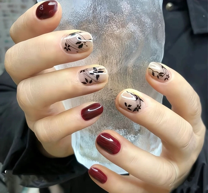 Mẫu nail tay cho người lớn tuổi đỏ trắng