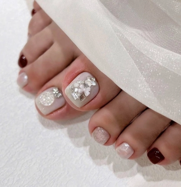 Mẫu nail xinh móng chân nhỏ