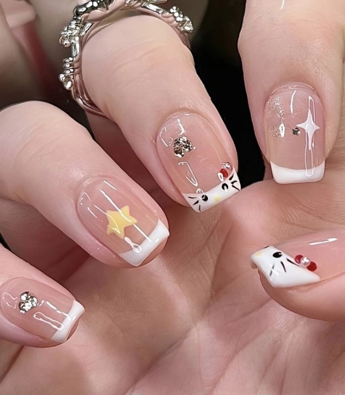 Nail art Hello Kitty kiểu Pháp
