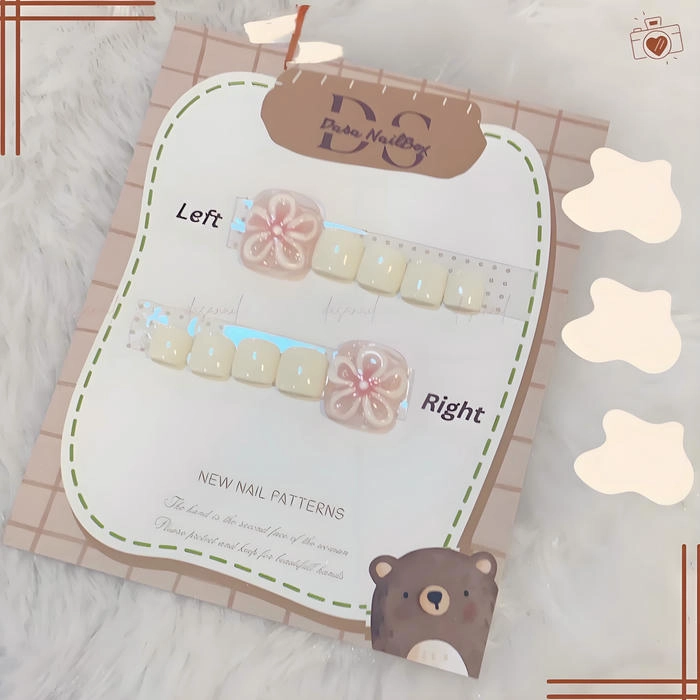 Nail box chân họa tiết hoa