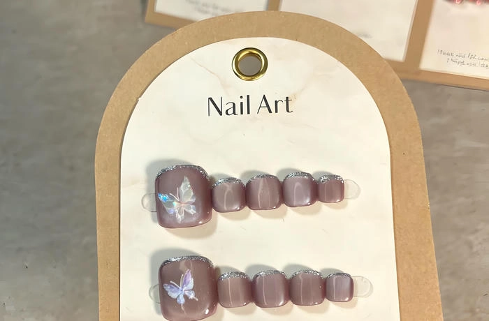 Nail box móng chân màu nâu đất