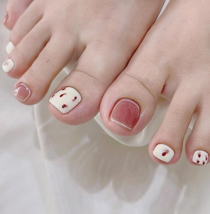 Nail chân đơn giản mà tôn da