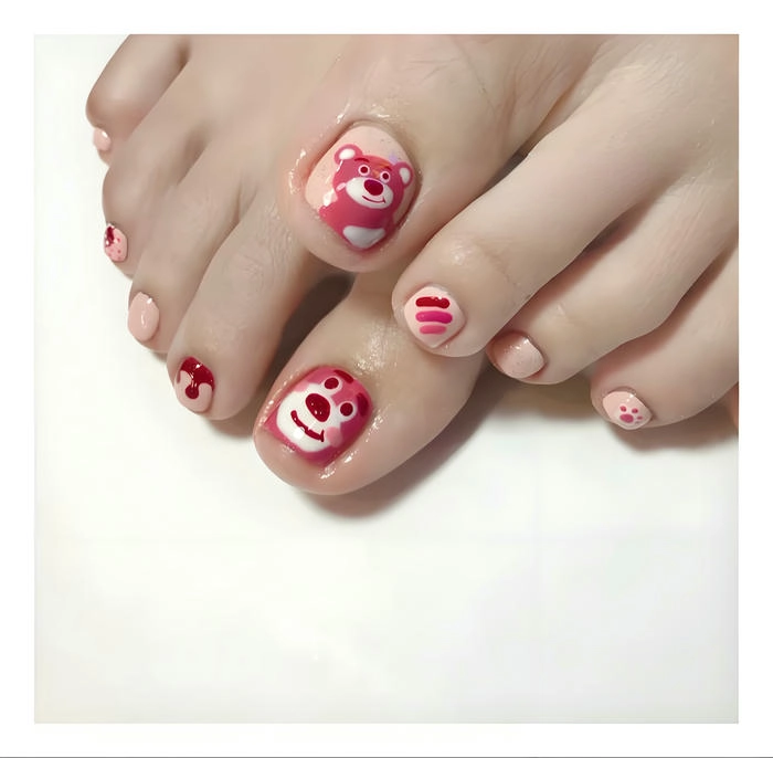 Nail chân gấu dâu cho chân trắng