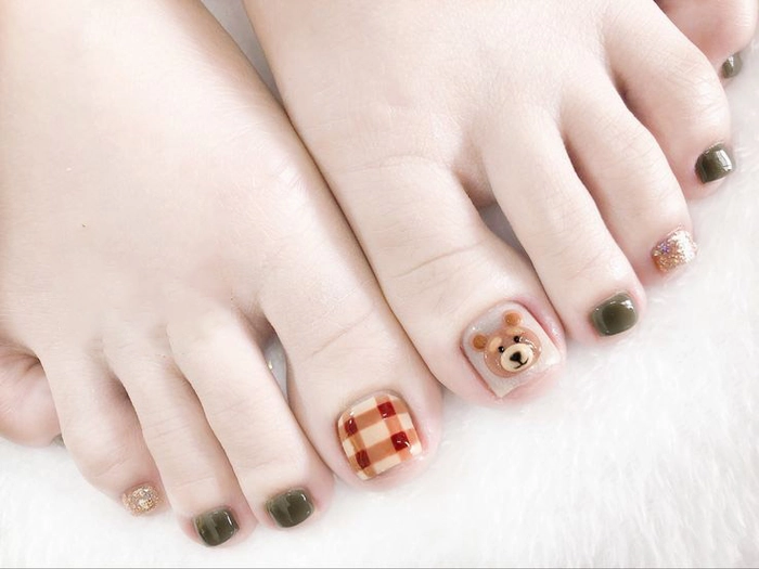 Nail chân gấu nâu màu nude