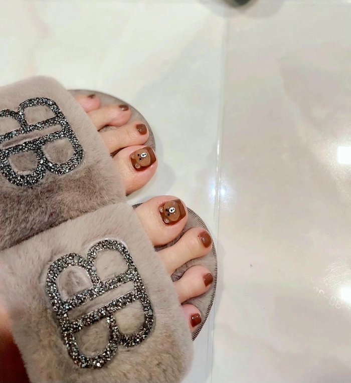 Nail chân gấu nâu phong cách ulzzang