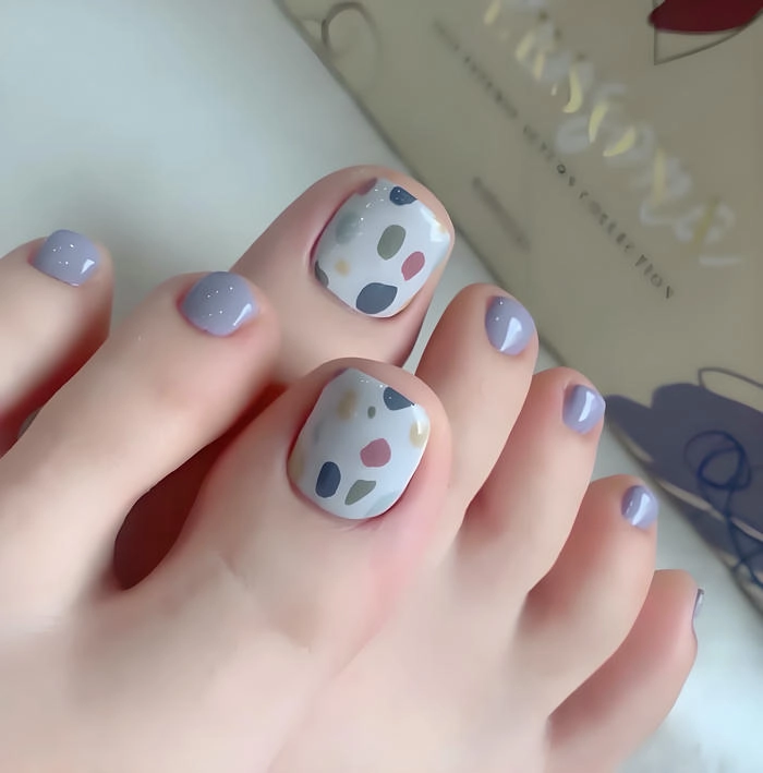 Nail chân màu tím dịu dàng