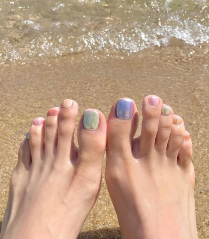 Nail chân nhiều màu đơn giản mà đẹp