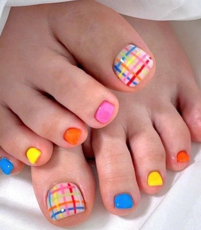 Nail chân phối nhiều màu cá tính