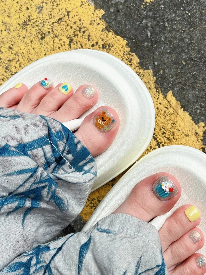 Nail chân vẽ gấu nâu xinh xinh