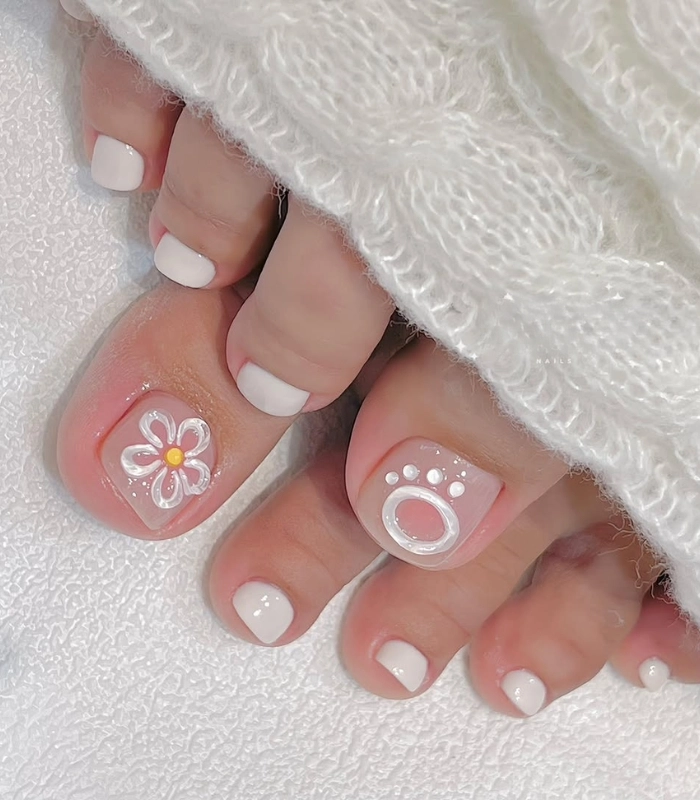 Nail móng chân đơn giản xinh