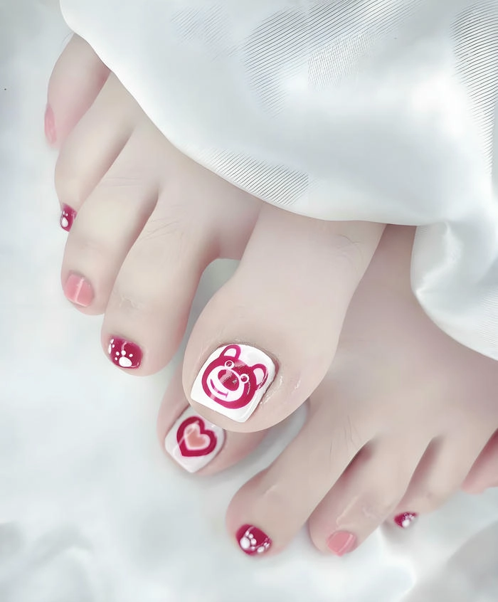 Nail móng chân gấu dâu ngọt ngào