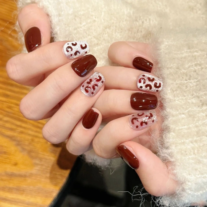 Những mẫu nail cho người lớn tuổi thanh lịch