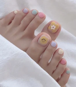 Sơn móng chân mùa hè màu hồng phấn