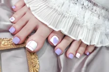 Nail chân màu tím: Nhẹ nhàng, sang xịn mịn hết nước chấm