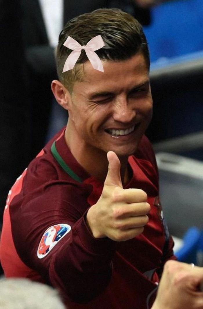 Ảnh meme Ronaldo phản ứng gắt
