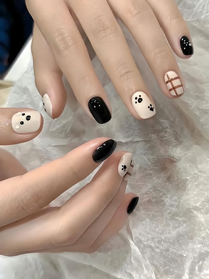 Mẫu nail chân chó độc lạ