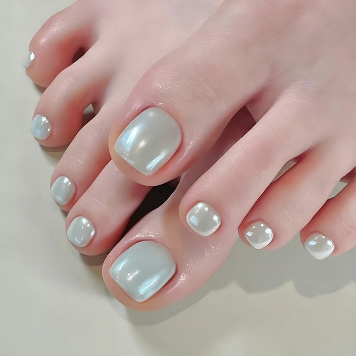 Mẫu nail chân ngọc trai đơn giản