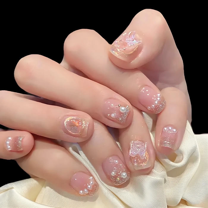 Mẫu nail đính ngọc trai cực xinh