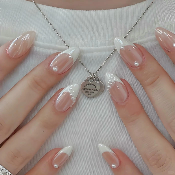 Mẫu nail ngọc trai đơn giản