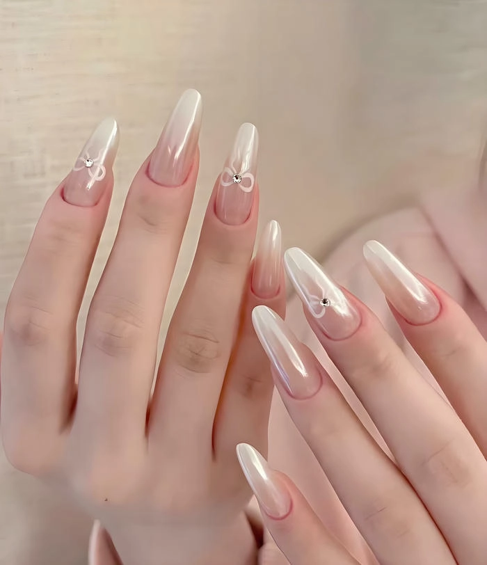 Mẫu nail ngọc trai kiểu cô dâu