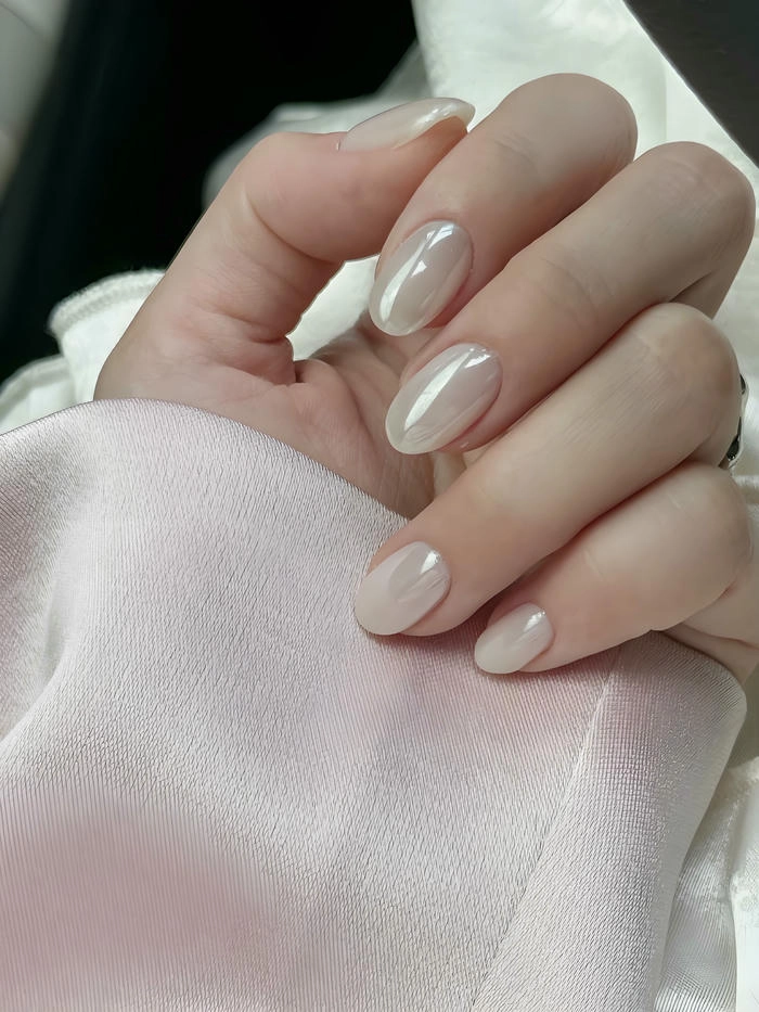 Mẫu nail ngọc trai nền trong