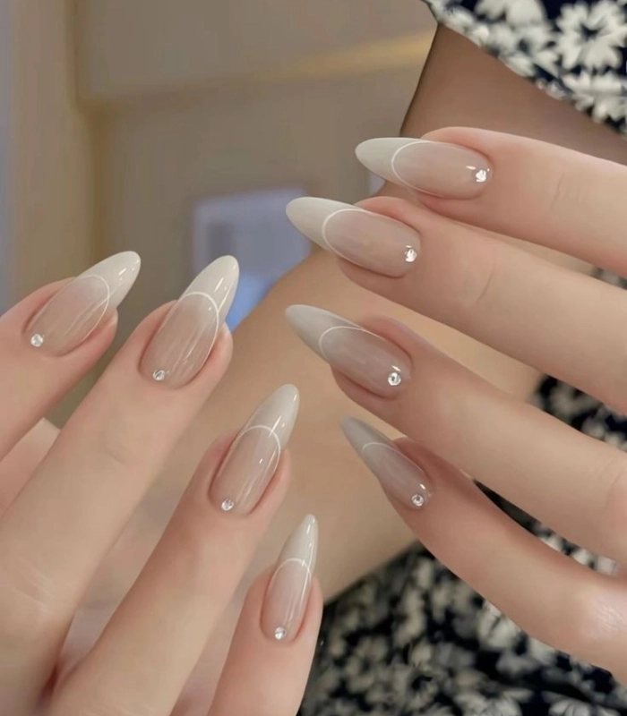 Mẫu nail sơn thạch có đính đá