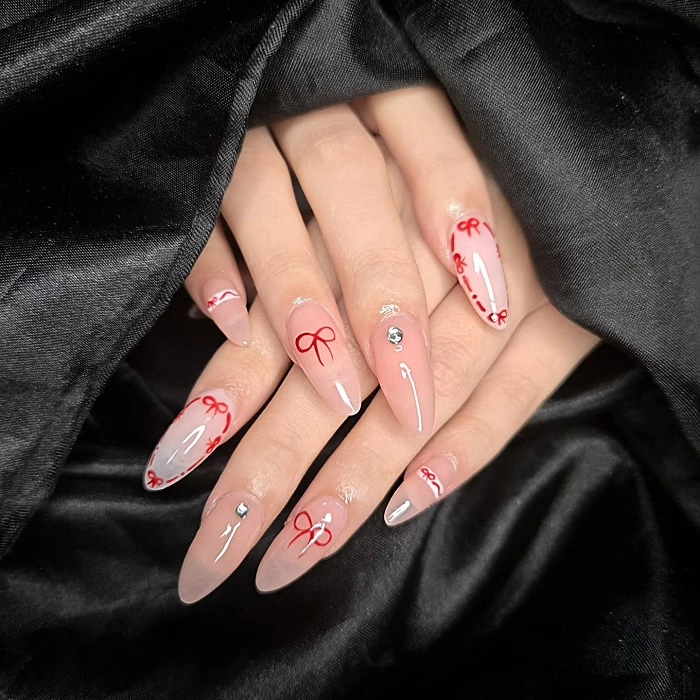 Mẫu nail sơn thạch đính đá nhẹ