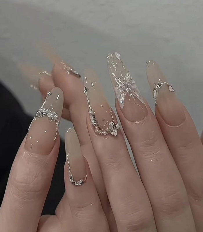 Mẫu nail sơn thạch nhẹ đính đá